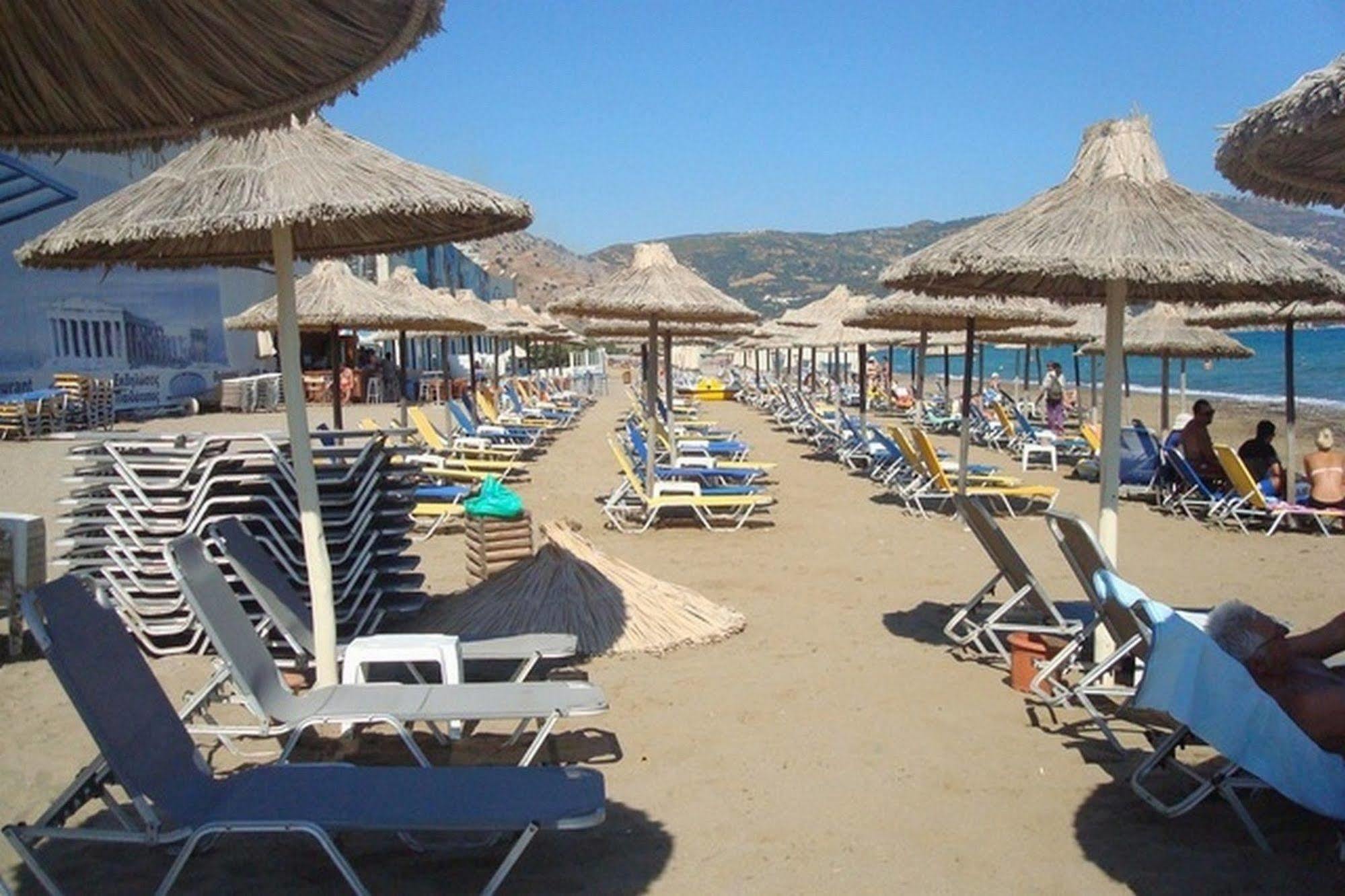 Adonis Beach Hotel イラクリオン エクステリア 写真